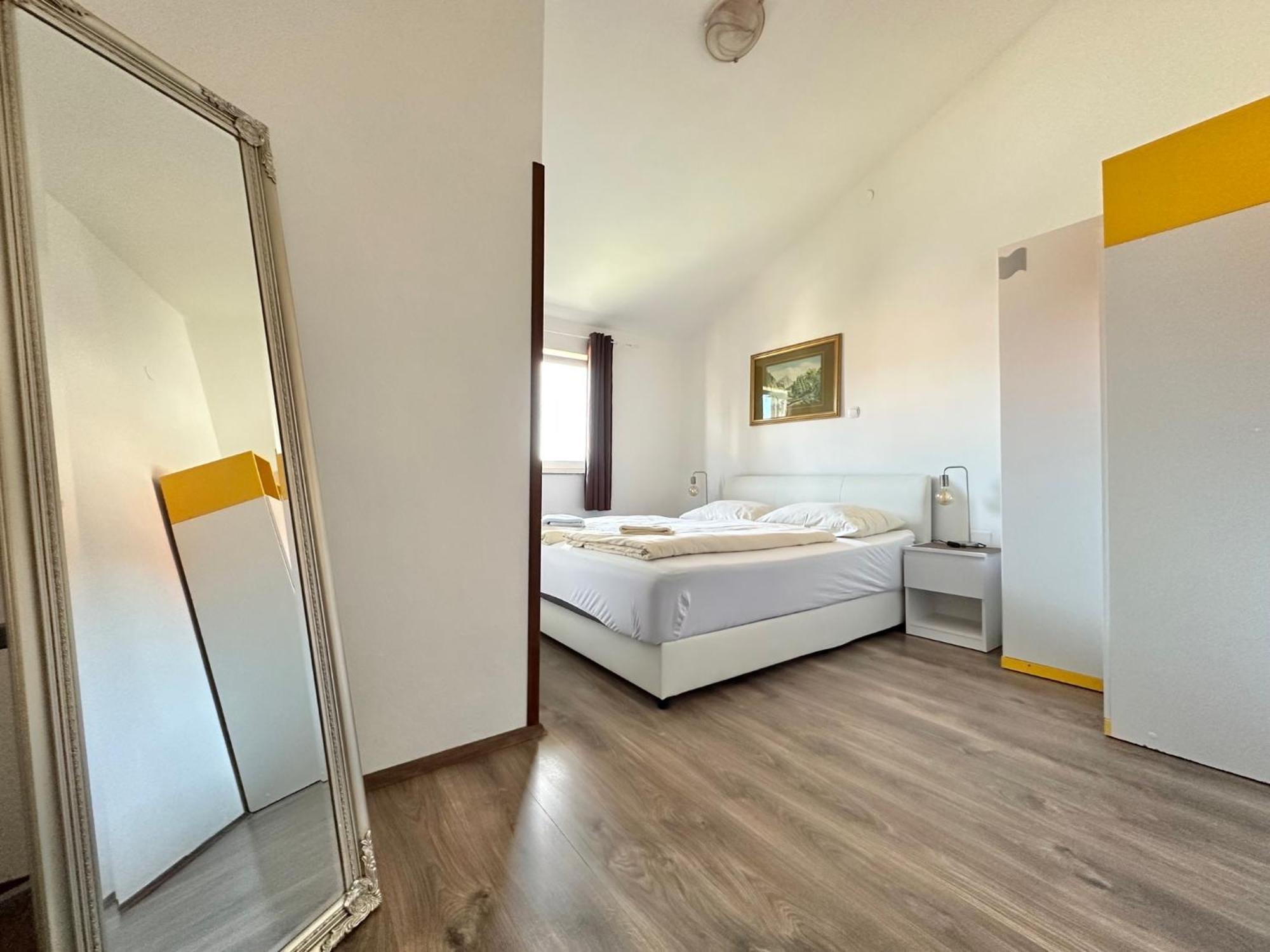 Apartments Hajl Krk Town Exterior foto