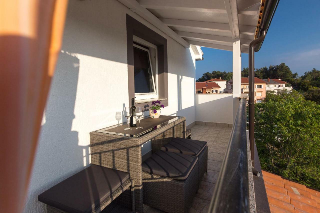 Apartments Hajl Krk Town Exterior foto
